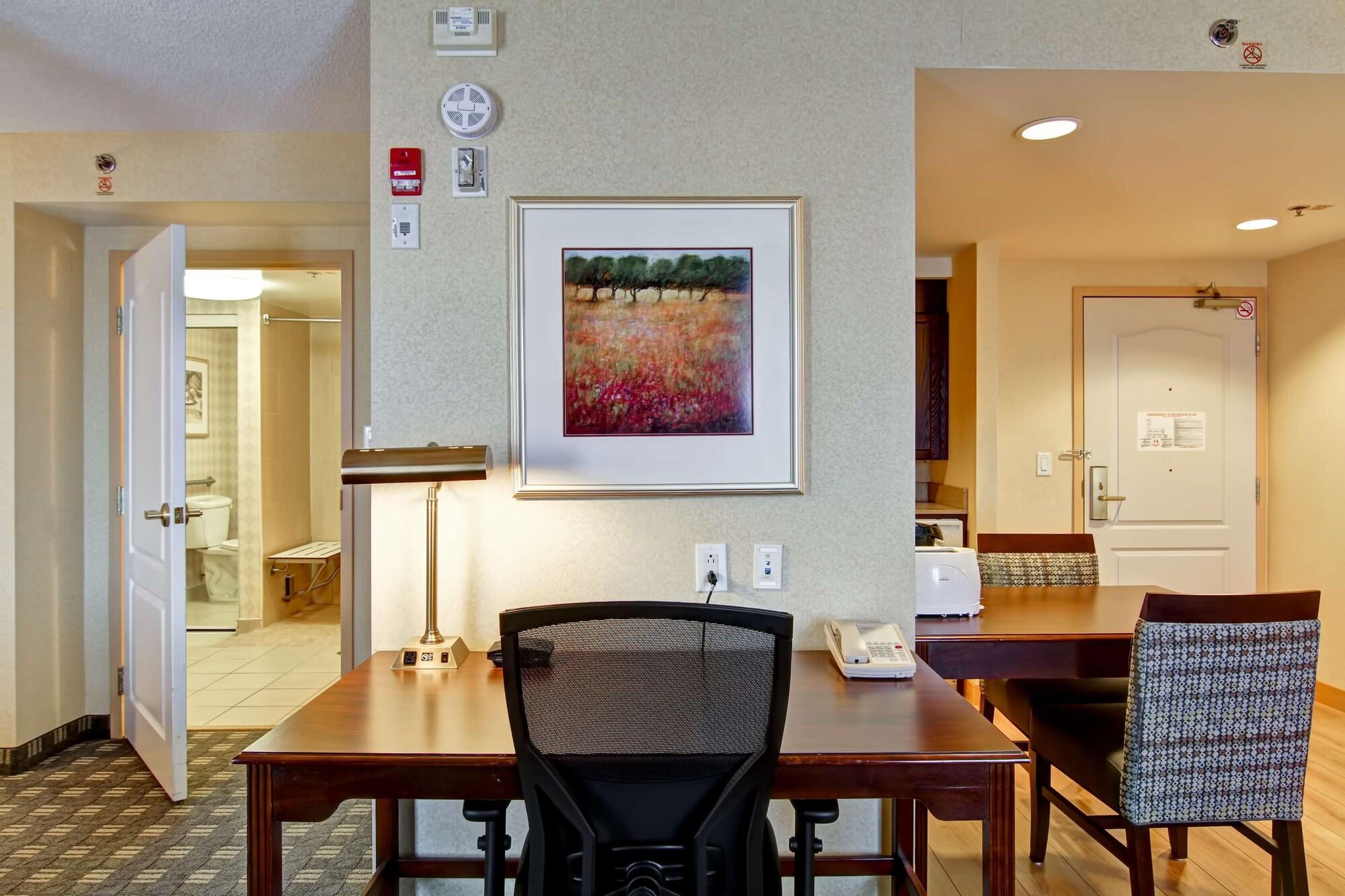 Homewood Suites By Hilton Toronto-Mississauga Exterior photo